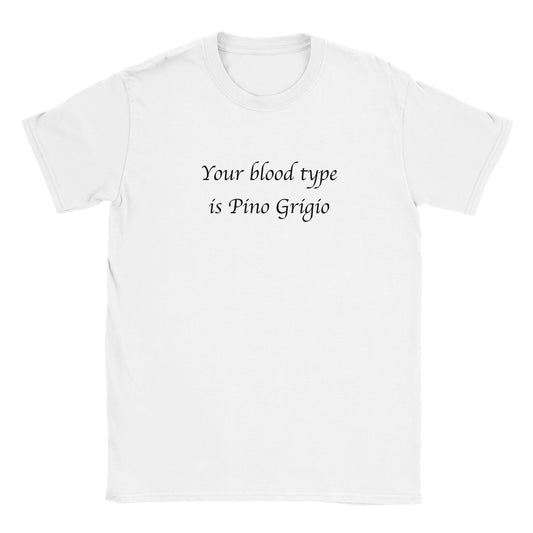 Rolig T-shirt med Your Blood Type is Pino Grigio tryck